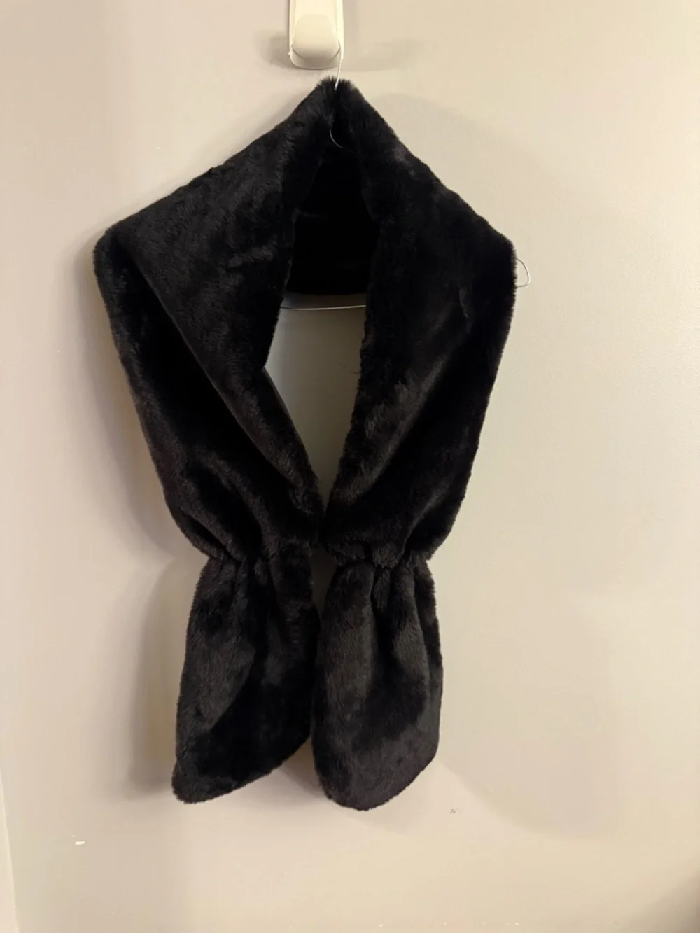 Black Faux Fur Pull Through Scarf Wrap Stole Soft Plush Winter Accessory